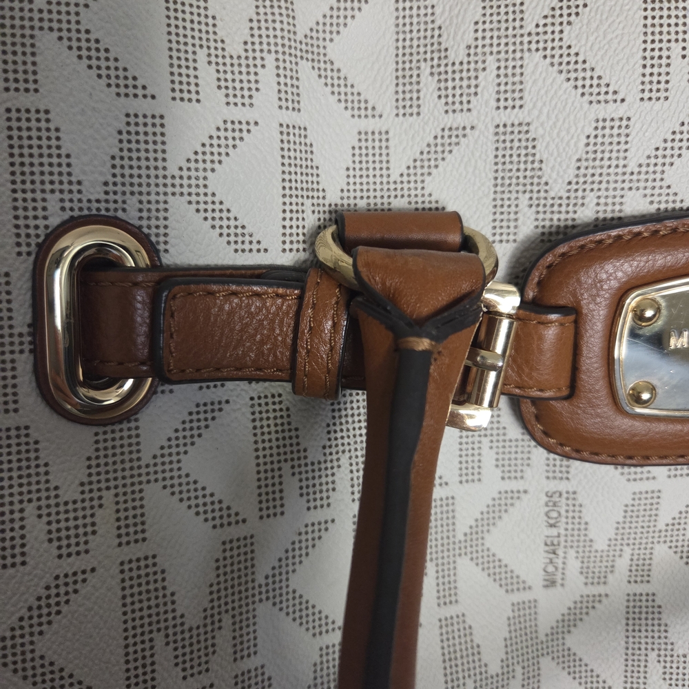 Michael Kors Hamilton Large Signature 1981 East West Tote Vanilla - Picture 3 of 16